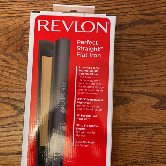 Brand new revlon straightener - Picture 2 of 3